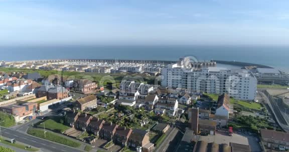 英格兰南部布莱顿码头的鸟瞰图视频的预览图