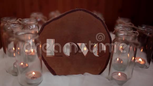 爱这个词手工制作的蜡烛背景视频的预览图