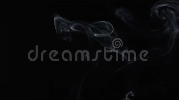 烟的蒸香棒视频视频的预览图