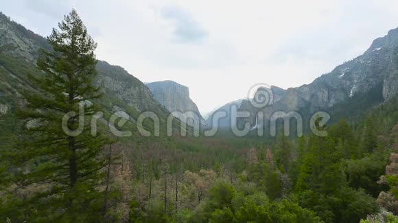 约塞米蒂国家公园约塞米蒂山谷景观视频的预览图