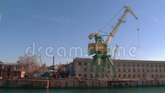 旧废弃的造船厂视频的预览图