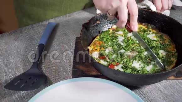 食物玉米饼素食煎蛋卷小吃鸡蛋早餐蔬菜视频的预览图