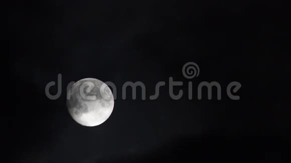 满月带云视频的预览图