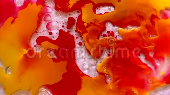 红黄水粉中的油墨视频的预览图