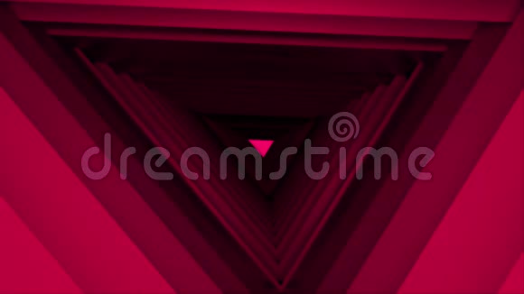 计算机生成的三角隧道未来的空间三维渲染抽象背景在旋转的三角形里视频的预览图
