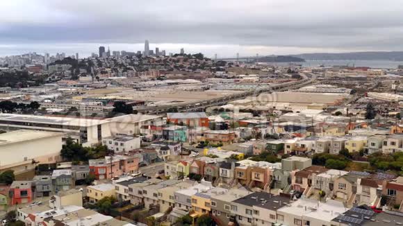 在加州旧金山的社区住宅视频的预览图