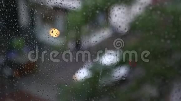 雨天的窗户视频的预览图