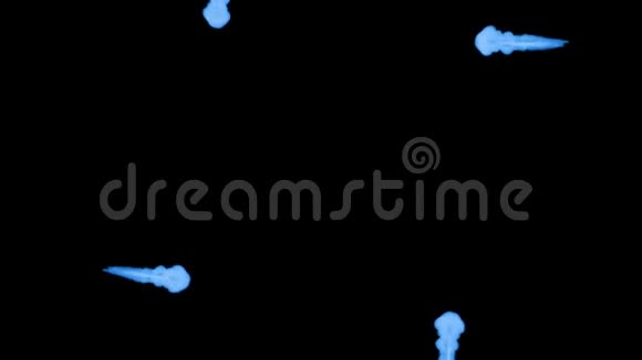 许多流动的荧光蓝墨水或烟雾隔离在黑色的缓慢运动蓝色颜料在水中卷曲用途视频的预览图