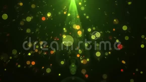 抽象的绿色魔法仙女旅程动画与圆圈闪光粒子和光学耀斑绿灯视频的预览图