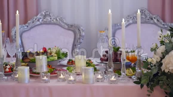 节日和婚宴的鲜花装饰视频的预览图
