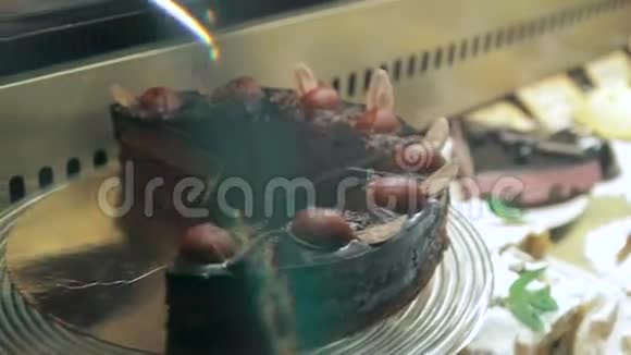 樱桃和巧克力蛋糕派视频的预览图