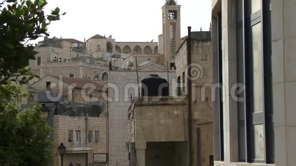 耶路撒冷的建筑物前景是树视频的预览图