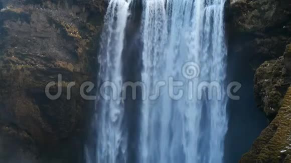 斯库加福斯瀑布关闭斯库加南部地区冰岛视频的预览图