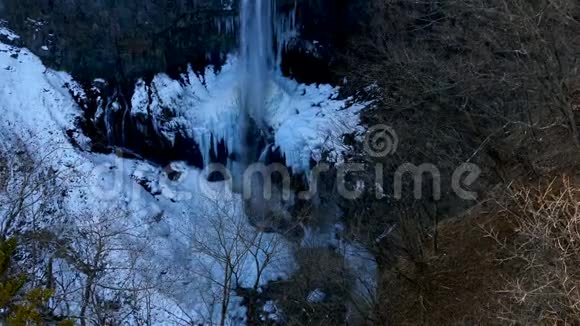 日本NikkoKong瀑布视频的预览图