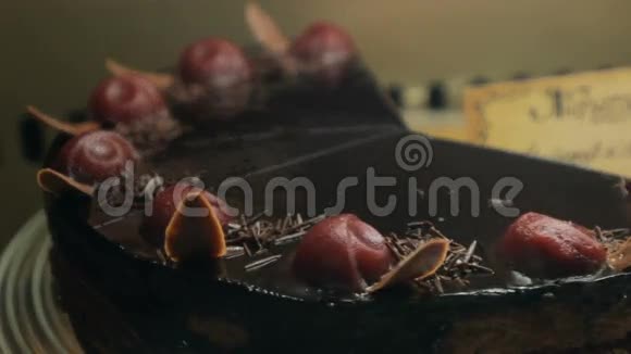 樱桃和巧克力蛋糕派视频的预览图