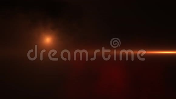 金色的光芒在缓缓飘浮的红烟背景上抽象烟雾云视频的预览图