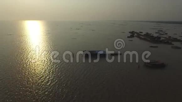 TonleSap湖柬埔寨视频的预览图