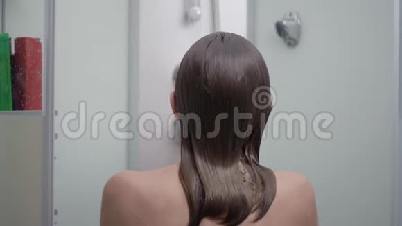 少女洗澡视频的预览图