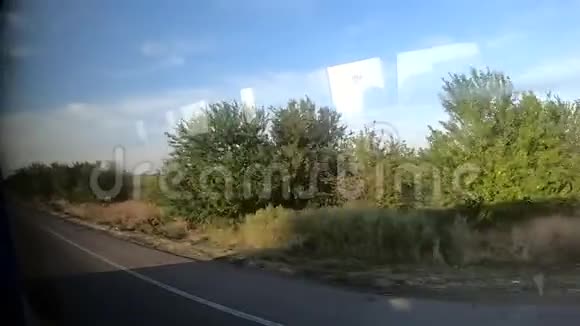 移动巴士的窗口视图视频的预览图