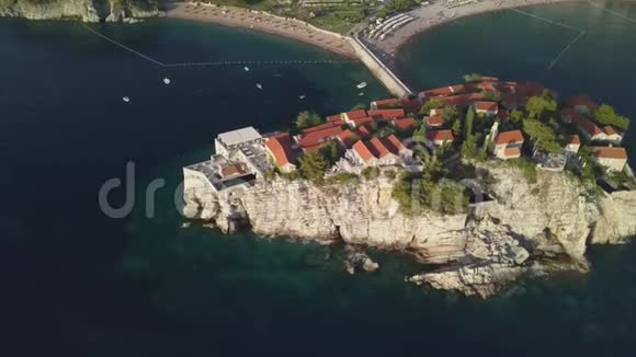 布德瓦的斯维蒂斯特凡岛的空中镜头视频的预览图