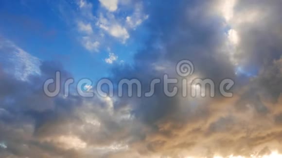 多个高度云时机清晨视频的预览图