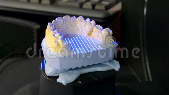 3D人类牙齿特写模型的扫描视频的预览图