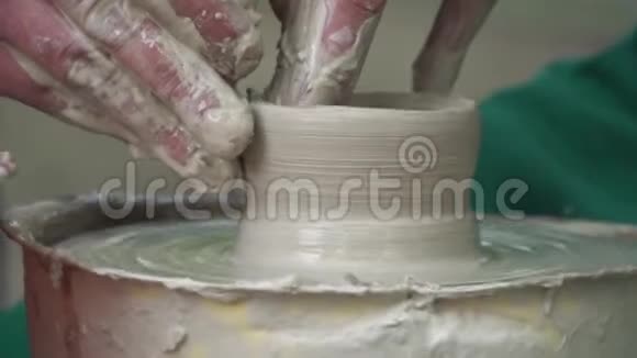 陶器制造商手工艺品陶器视频的预览图