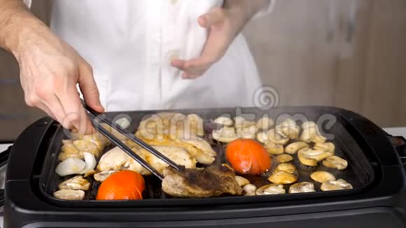 蒸和抽肉菜视频的预览图