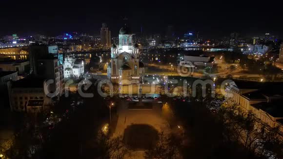 夜光埃卡捷琳堡教堂寺庙视频的预览图