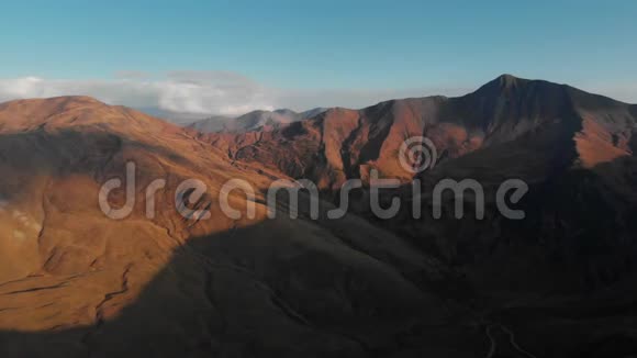 秋高气爽的山岭和佐治亚州自然峡谷日落视频的预览图