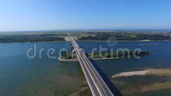 多瑙河上的桥视频的预览图