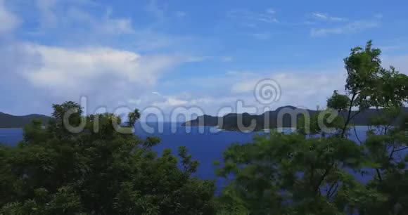 马南崎海角靠近蓝色海洋的大岛大岛广射视频的预览图