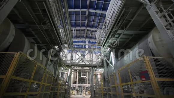 大型工业工厂的现代化工厂新工厂生产工厂设备内部视频的预览图
