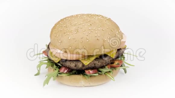 白色的美味汉堡视频的预览图