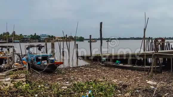 码头及本地渡轮的时间推移视频的预览图