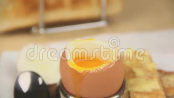 蘸煮蛋3视频的预览图