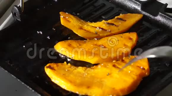 甜橙南瓜片烤视频的预览图
