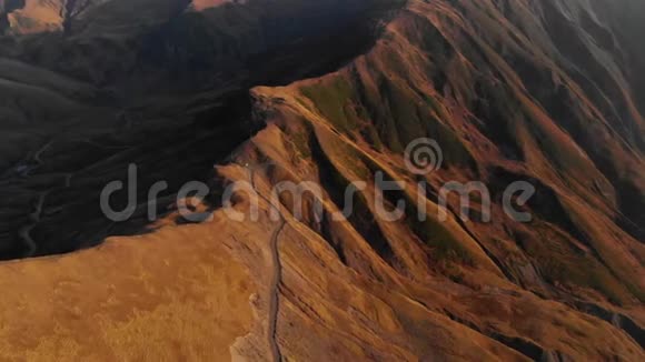 秋高气爽的山岭和佐治亚州自然峡谷日落视频的预览图
