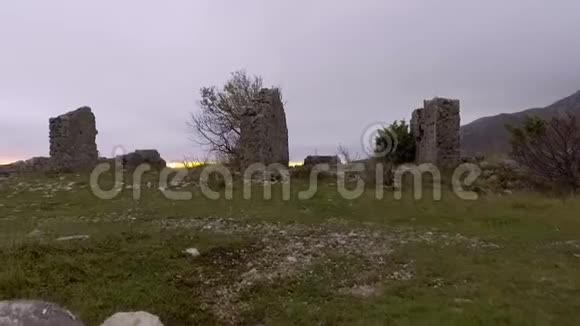 黑山Budva附近的Kosmach古堡视频的预览图
