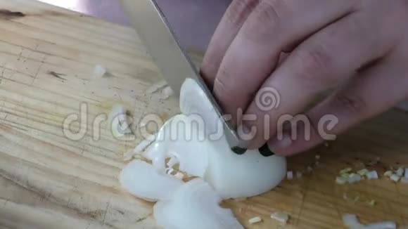 切碎洋葱蔬菜作为食物视频的预览图