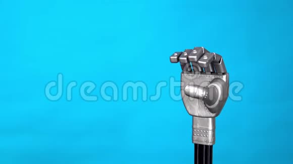 机械臂弯曲手指灰色半机人手臂苏醒过来开始在蓝色背景上移动视频的预览图