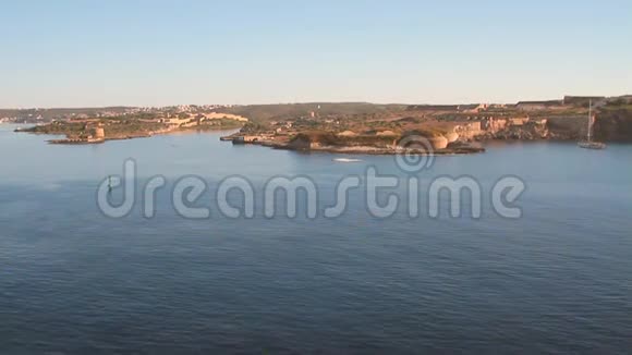 在峡湾入口处西班牙MinorcaMahon视频的预览图