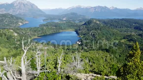 纳胡尔哈皮湖和坎帕纳里山视频的预览图