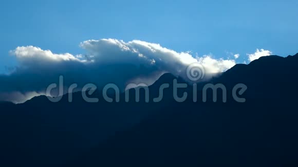 快速移动的云过山视频的预览图