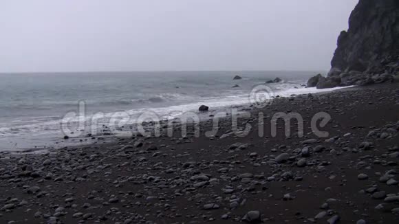 在黑山滩下雨视频的预览图