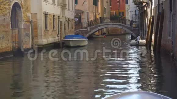 运河和水面威尼斯视频的预览图
