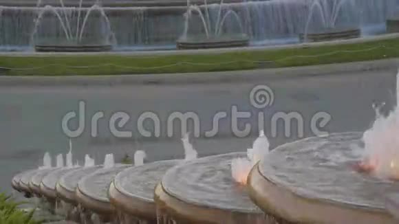 在蒙特朱伊的喷泉喷射机视频的预览图