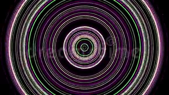 在黑色背景上移动的抽象催眠圈动画抽象光圈无缝环视频的预览图