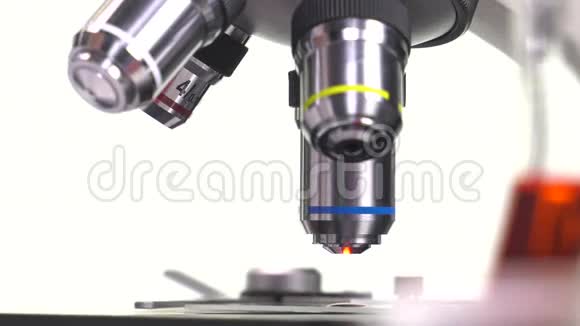 显微镜的设置元素视频的预览图