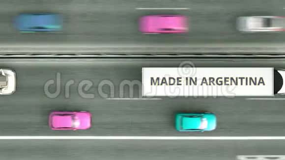 拖车卡车与MADE在阿根廷文字沿公路行驶阿根廷商业相关可循环三维动画视频的预览图